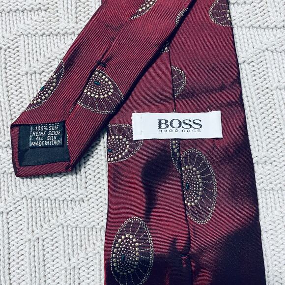 Hugo Boss maroon flying saucer silk tie - Picture 3 of 5